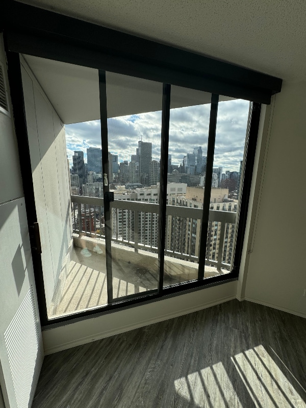 Building Photo - 45 W Chicago Ave Rental