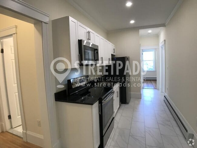 Building Photo - 2 bedroom in Brookline MA 02446 Rental