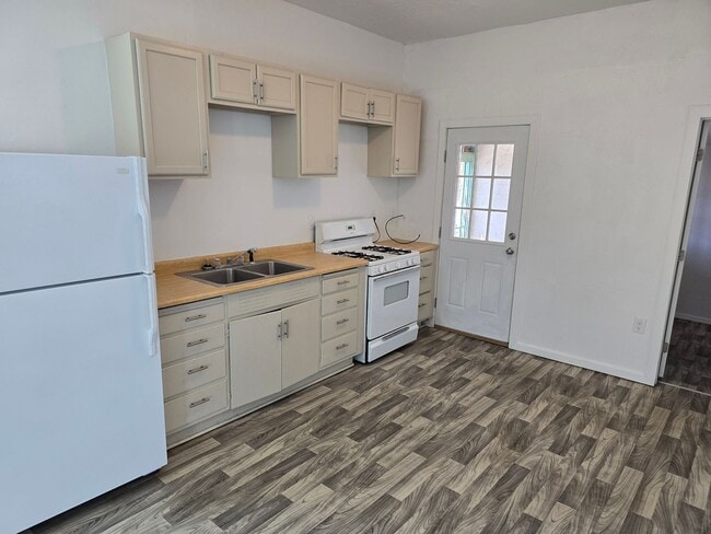 Photo - 1121 Walter St SE Unit B