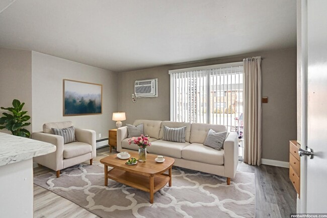 Photo - Meadow View East