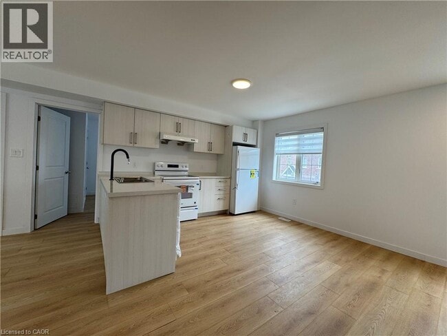 Photo - 113 HighRiver Trl