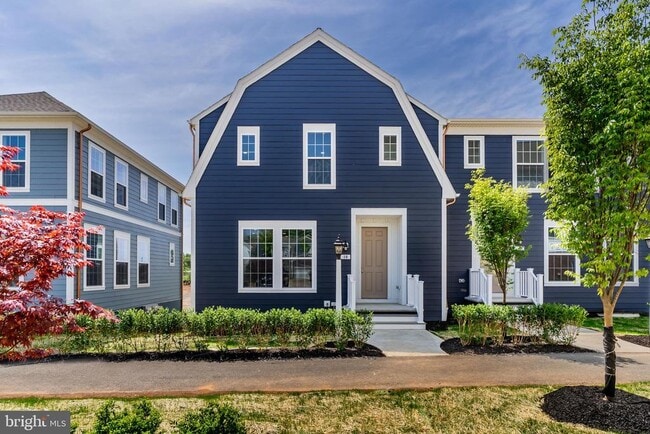 Photo - 10 Old Barn Wy Townhome