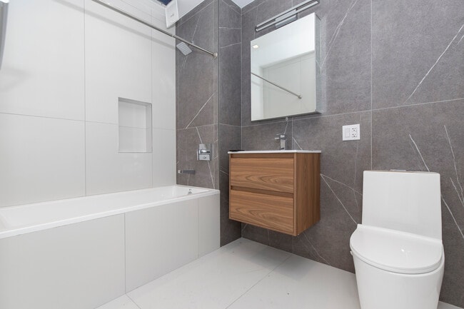 Photo - 101 Bruckner