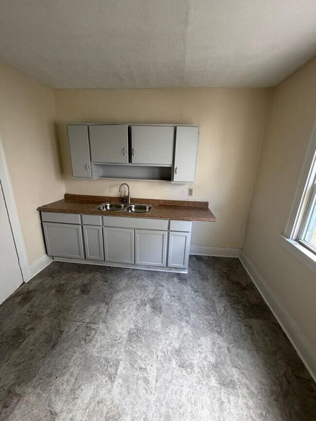 Photo - 12706 Parkhill Ave Unidad Down