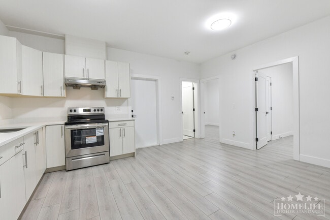 Photo - Bright 2 Bedroom Legal Basement Suite | Utilities Included | Prime Delta Location Unit Basement