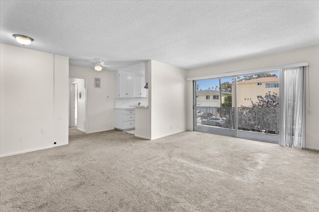 Photo - 934 6th St Apartments