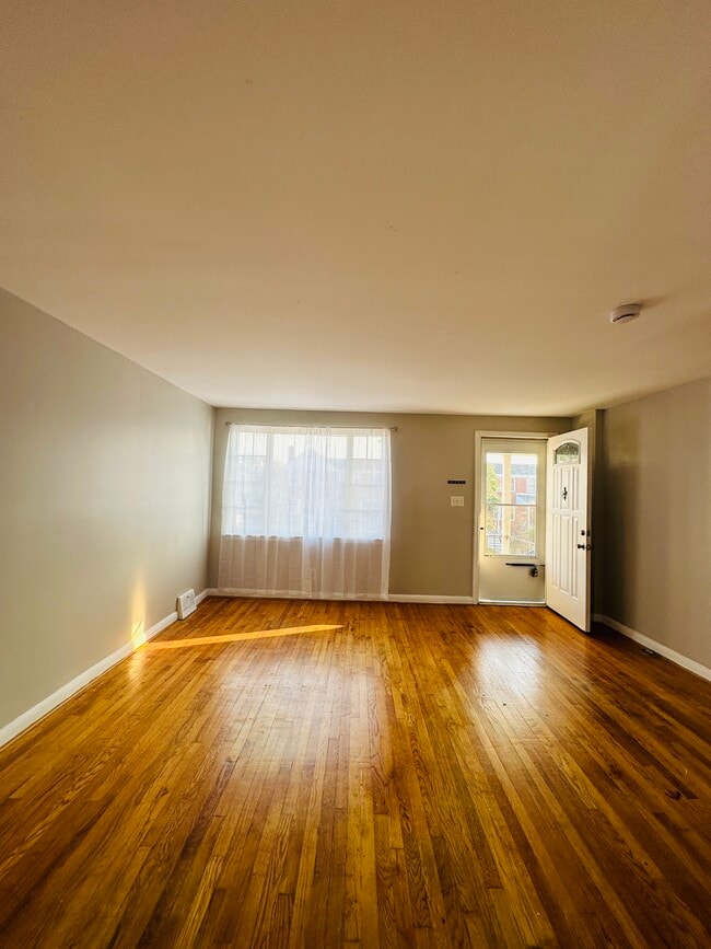 Photo - 7444 Berkshire Rd