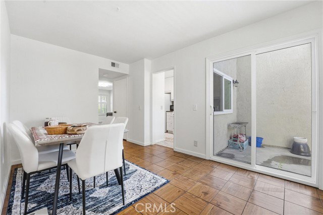 Photo - 104 Oval Rd