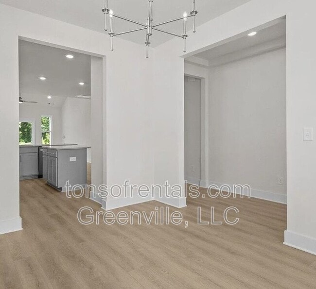 Photo - 539 Ml Pk Wy