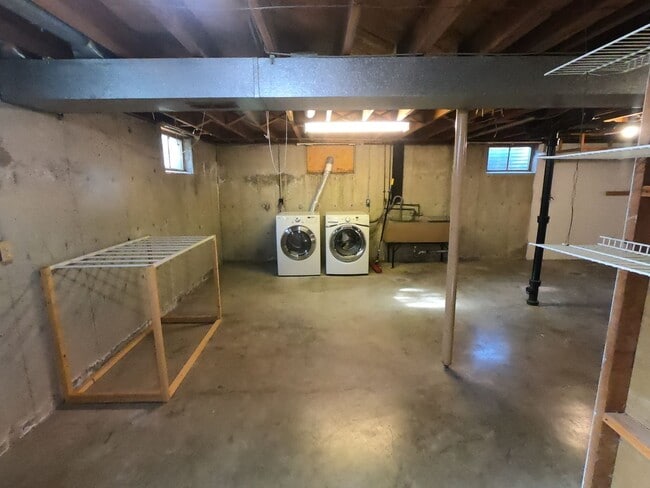 Photo - Beautifully remodeled 3 bed 2.5 bath house in Broomfield