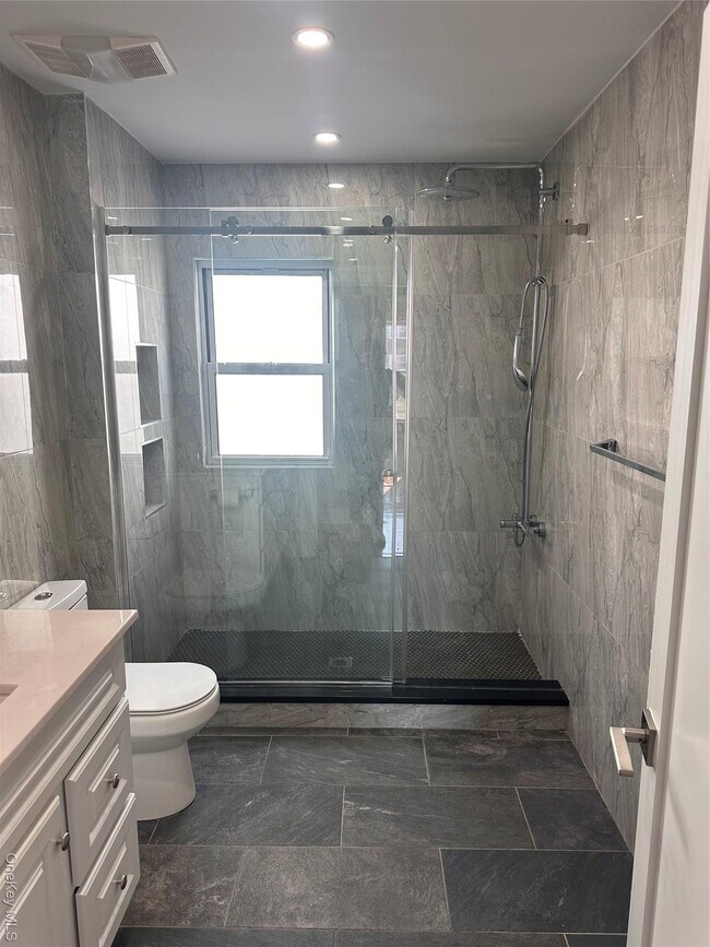 Photo - 1 Greendale Ave