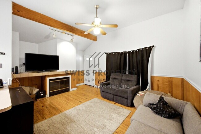 Photo - 275 E 16th Ave