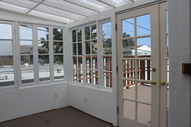 Building Photo - 622 Unit A