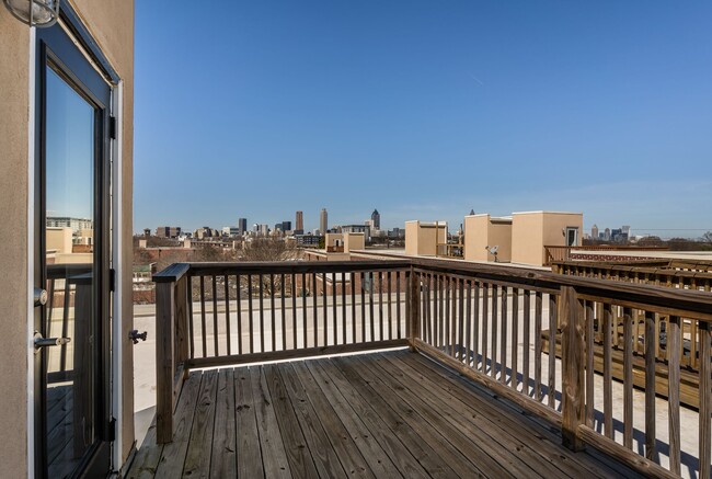 Building Photo - 791 Wylie St SE Unit 912