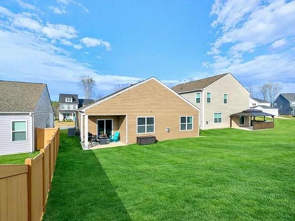 Photo - 462 Fenwick Dr