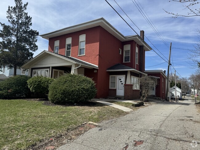 Building Photo - 316 S Washington St Unit 5 Rental