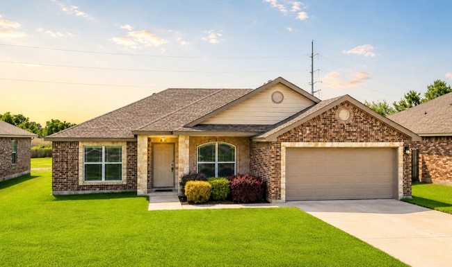 Building Photo - AVAILABLE NOW, APPLY TODAY ON OUR WEBSITE!!!
