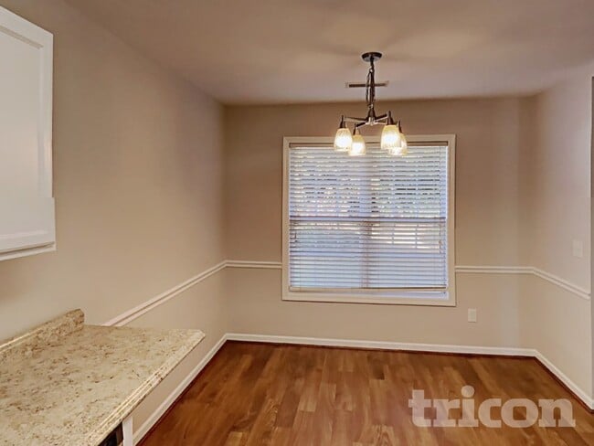 Photo - 5121 Benjamin Ct