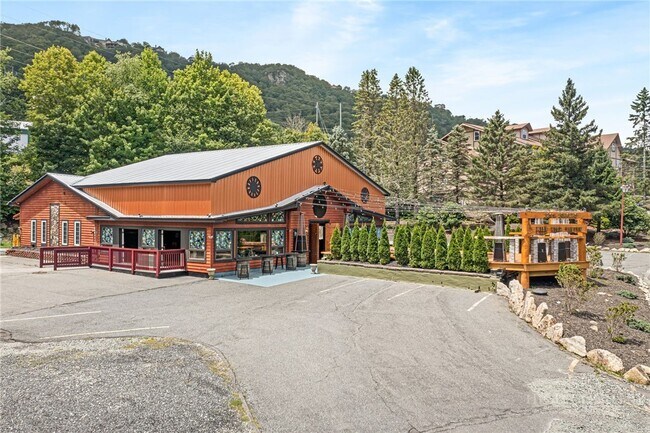 Photo - 1003 Beech Mountain Pkwy