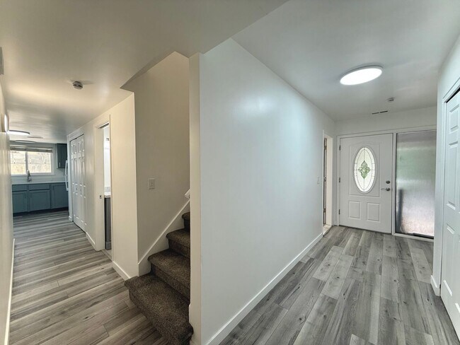 Photo - 3 Bedroom Home in Holladay Available August 1st