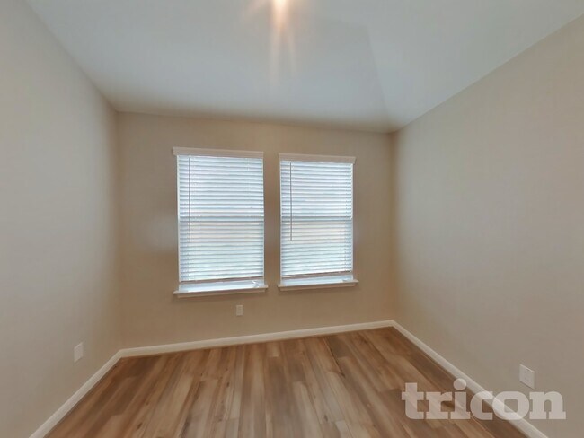 Photo - 5907 Noah Pl