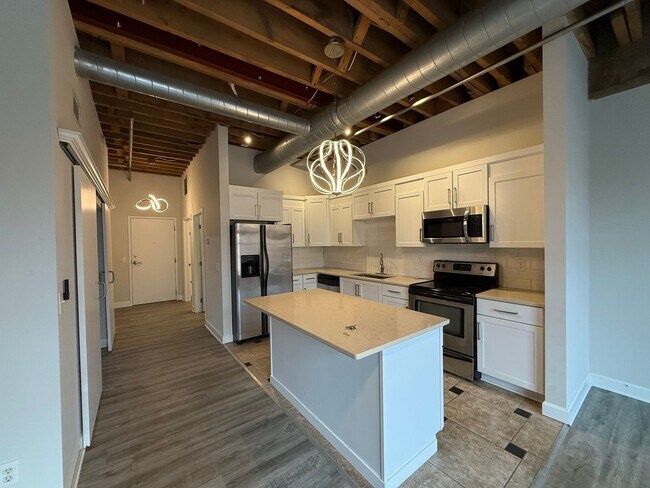 Building Photo - Bonnie Jean Flats Unit 302