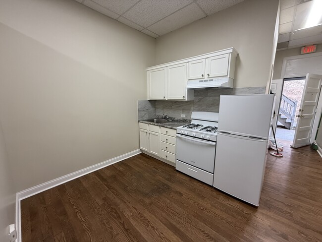 Photo - 2144 Clarence Ave Unit 1
