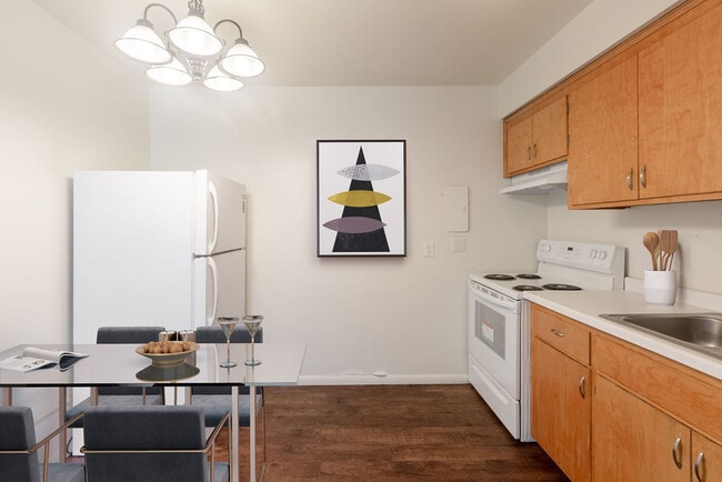 Photo - 242 West Franklin Ave