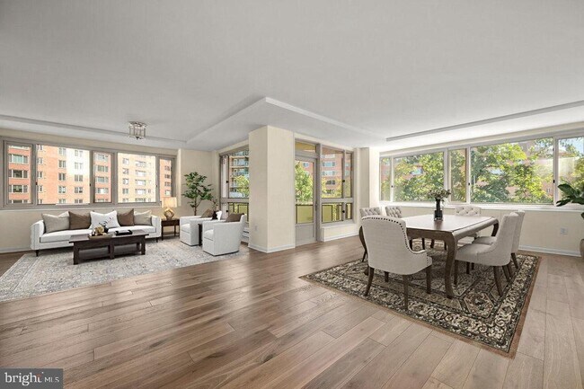 Photo - 4101 Cathedral Ave NW Unidad 910