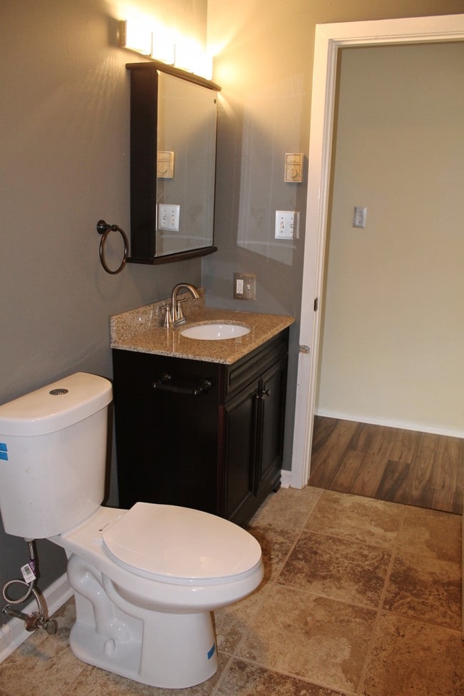 619 Ferry St Unit 3