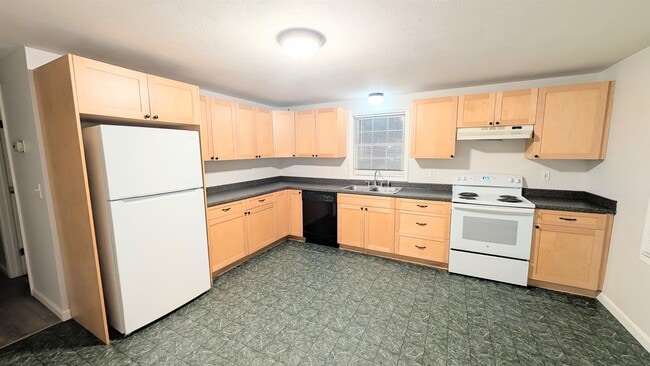 Building Photo - 266 Bell St