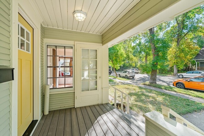 Photo - 511 W Babcock St