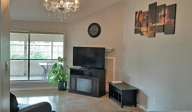 Photo - 17107 Canterbury Green Ct