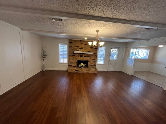 Photo - 2132 Sandy Ln