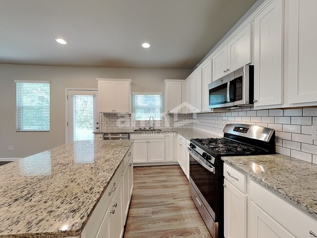 Photo - 107 Omega Ct