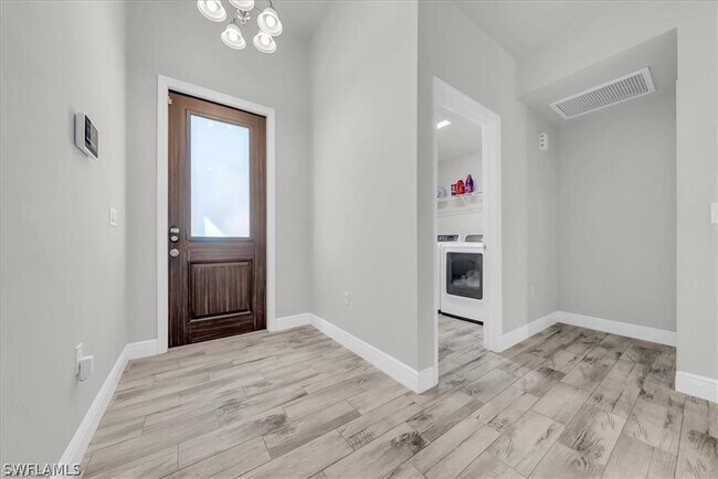 Photo - 3110 42nd St W