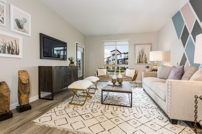 Solana Olde Town Station apartments — community photo