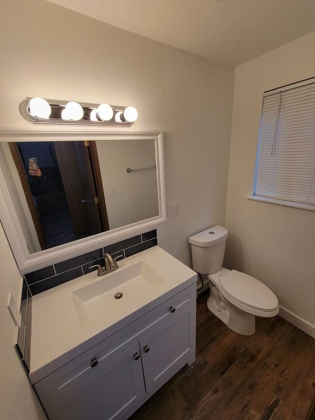 Photo - West Olympia 2bdr 1.5bath Townhome w/ garage & parking