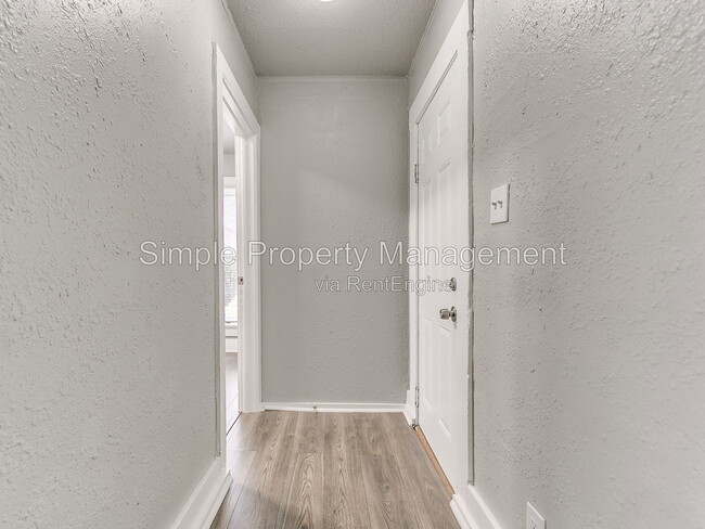 Photo - 1728 NE Euclid St