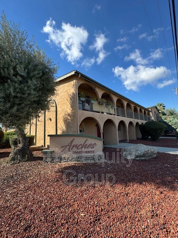 Photo - 1320 W Vassar Ave Unidad H