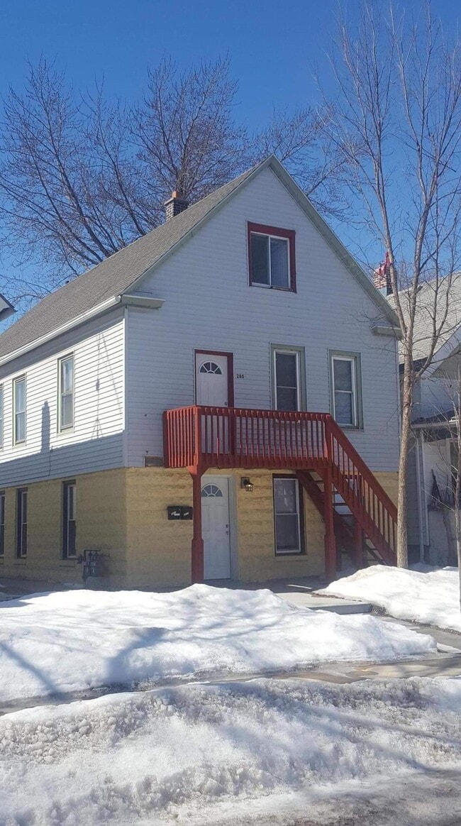 Lower Unit - 2805 S 7th St Unit 2805