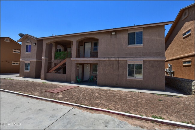 Building Photo - 3404 Blue Earth Ln Unit D Rental
