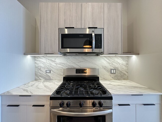 Photo - 6340 W Belmont Ave Unidad 302