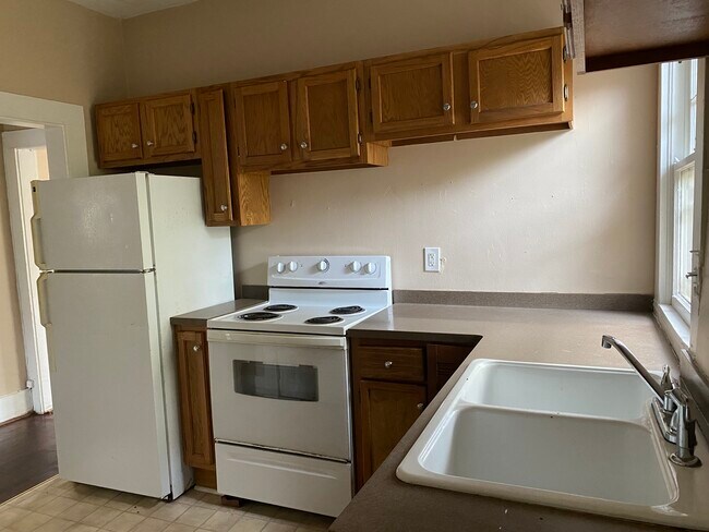 Photo - 1605 13th Ave S