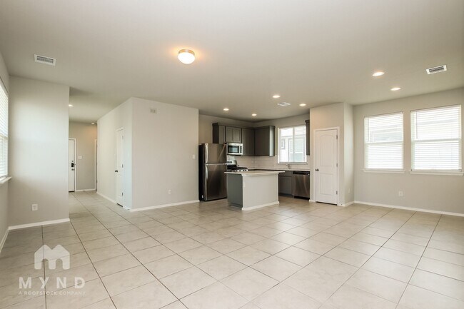 Photo - 252 Fabion St