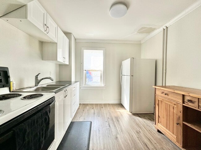 Photo - 6 Chestnut St E