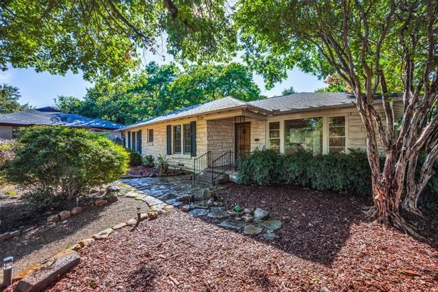 Photo - 2129 Elmwood Blvd
