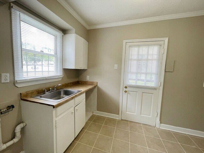 Photo - Charming & Fully Refreshed 2BR/1BA Near the University District – Move-In Ready!