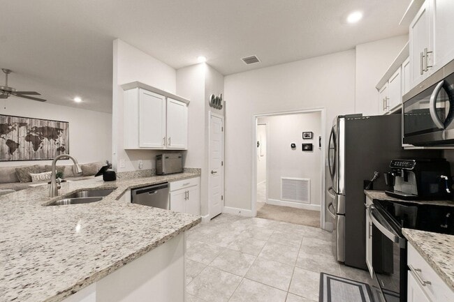 8324 Amalfi Cir