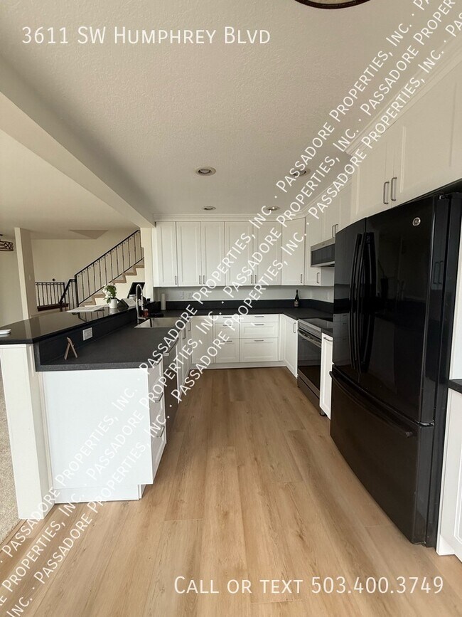 Photo - 3611 SW Humphrey Blvd